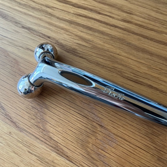 ReFa S CARAT RAY platinum facial roller, Microcurrent, anti-aging - Picture 2 of 5